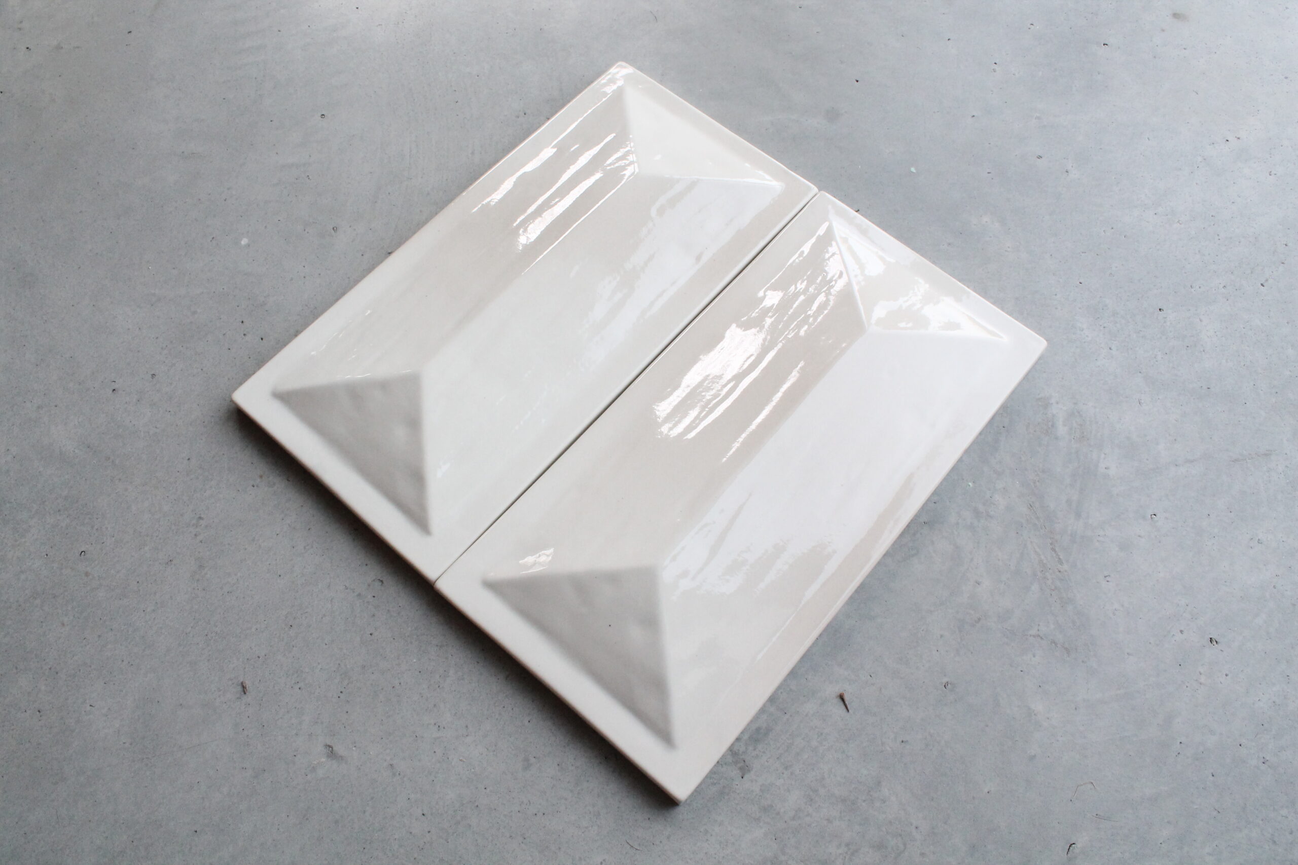 Piramide Metallica A 3 Strati Per Vastu E Feng Shui | 91 Piramidi | Colore Oro | 7,6 Cm